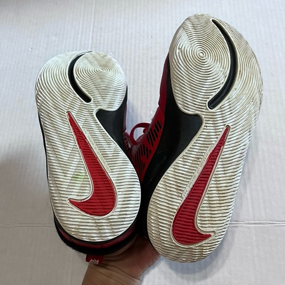 Nike Team Hustle D9 Basketball Sneakers Red & Black - Picture 4 of 10